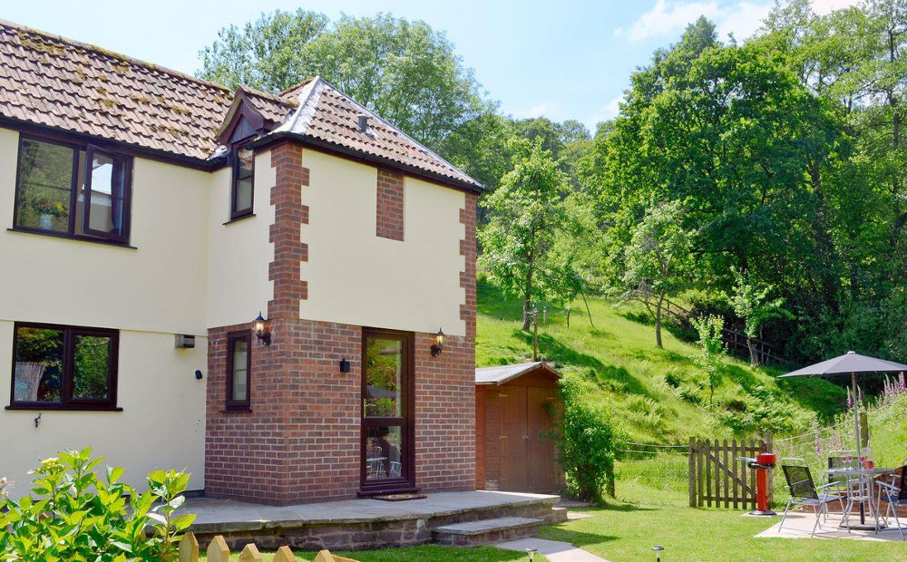 Wonder Box Cottage in Popes Hill, Newnham-on-Severn